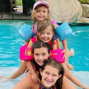 Meet your Posher, Joy